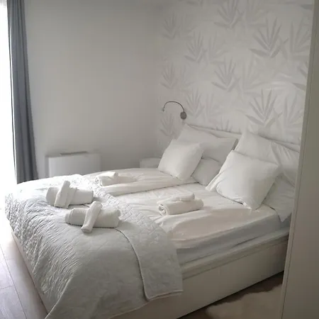 Апартаменты Feher Lotusz